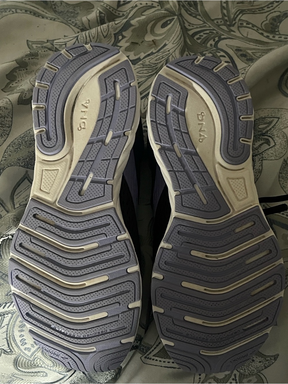 Brooks Women's Black and Light Purple Anthem Running Shoes - Picture 6 of 6